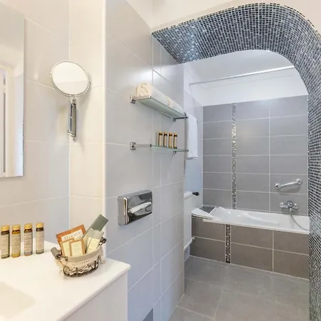 Hotel Mas Djoliba Antibes Habitación foto