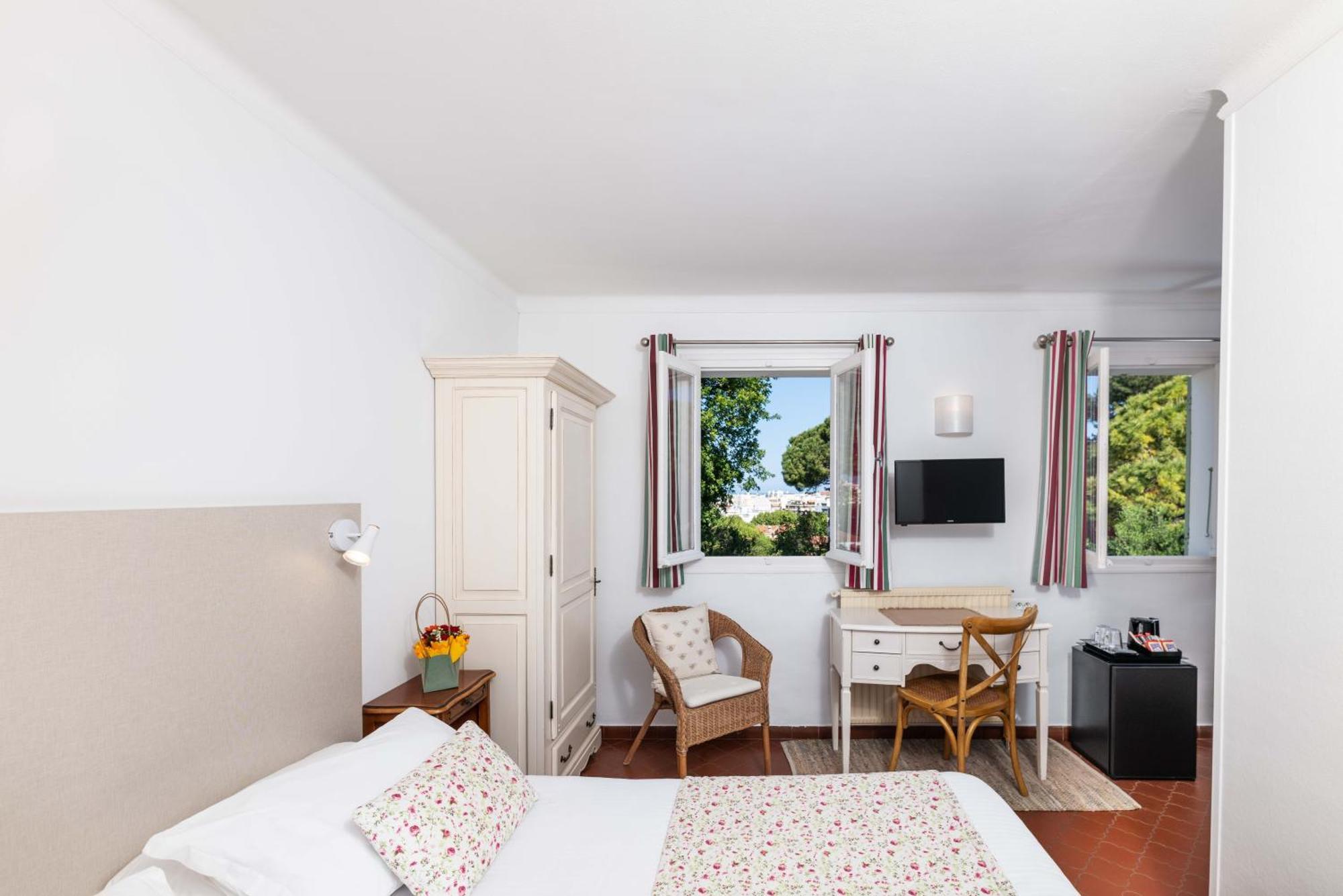 Hotel Mas Djoliba 3*